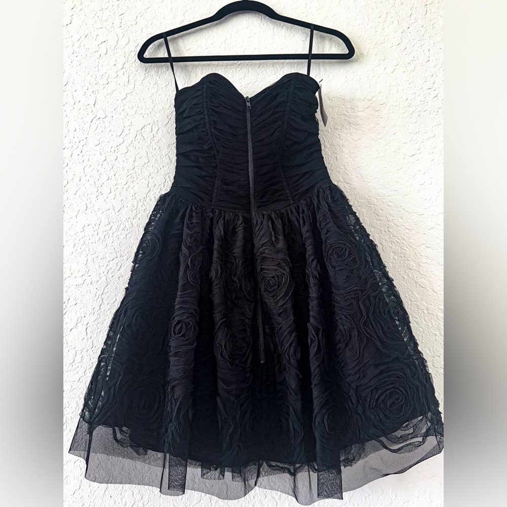 New Betsy & Adam Strapless Zip-Front Tulle Layered Short Black Dress Size 6
